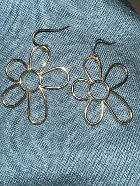 Gold Flower Outline Dangle Earrings - Women Jewelry